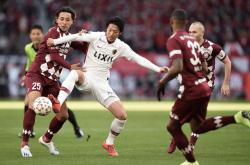 开云体育在线-关于足坛豪强将交锋，势均力敌谁能夺魁的信息