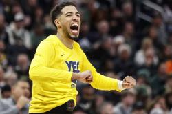 开云体育官网-墨西哥男篮翻盘步行者，哈里斯三分雨点燃全场的简单介绍