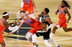 开云体育入口-包含雄鹿B队绝杀爵士，巴图姆关键制胜的词条