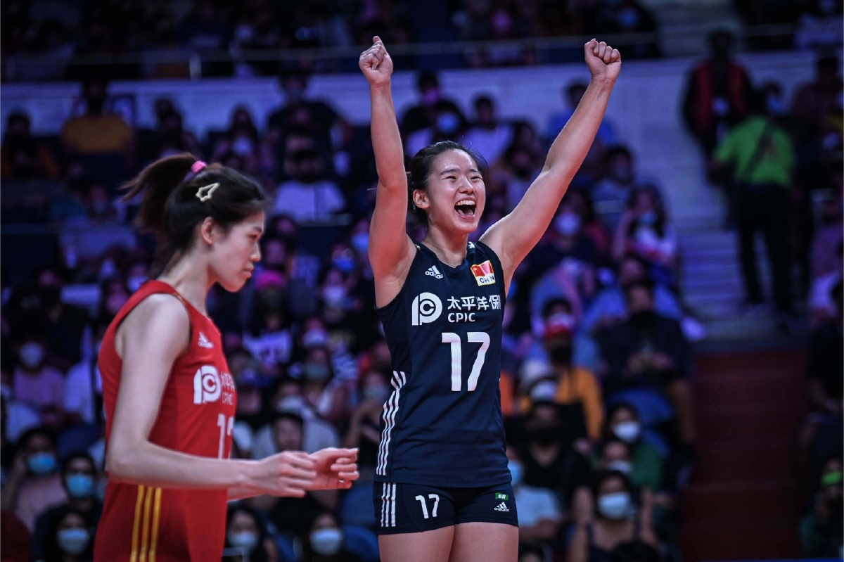 加拿大女排大胜,波兰游泳队连夺奖杯 加拿大女排大胜,波兰游泳队连夺奖杯