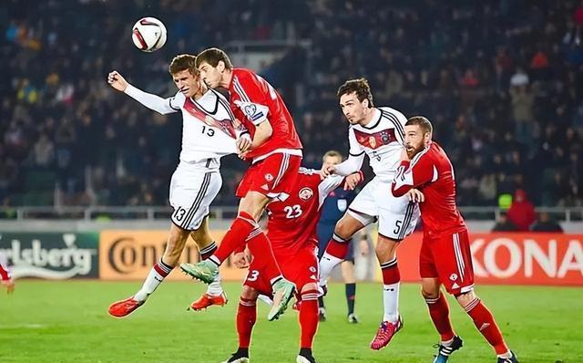 关于格鲁吉亚队意外晋级欧锦赛,球迷为之喝彩的信息 关于格鲁吉亚队意外晋级欧锦赛,球迷为之喝彩的信息