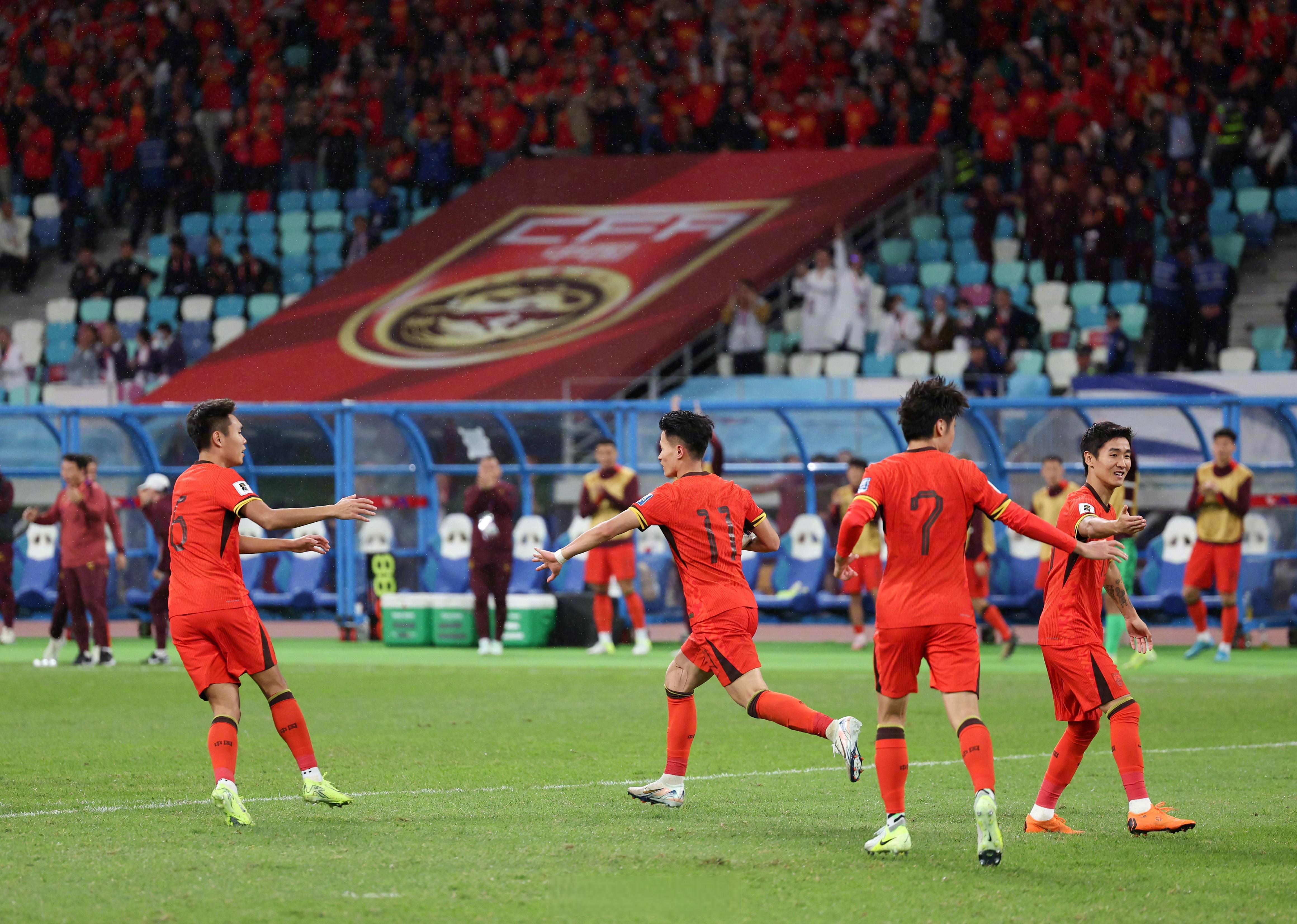 包含中国队横扫日本队,奥恰洛夫点燃赛场的词条 包含中国队横扫日本队,奥恰洛夫点燃赛场的词条