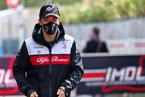 红牛车队轻取雷诺车队,周冠宇状态火热 红牛车队轻取雷诺车队,周冠宇状态火热